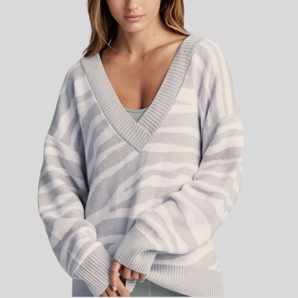VARLEY Calvert Grey Zebra Print Women’s Sweater Merino Wool Size M NWT
